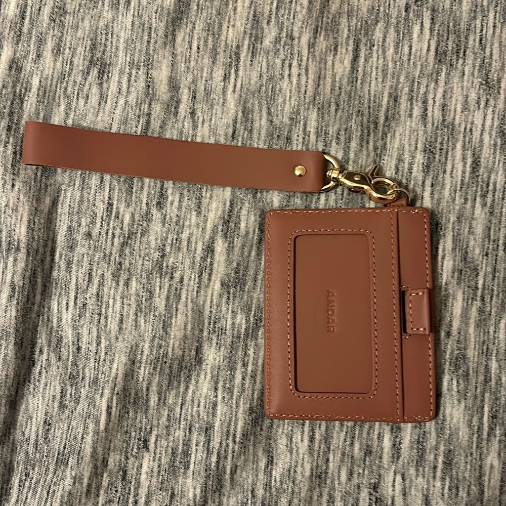 Andar wristlet - mauve - never used